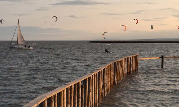 Seebad Breitenbrunn: Homespot für Kitesurfer und Vanlifer