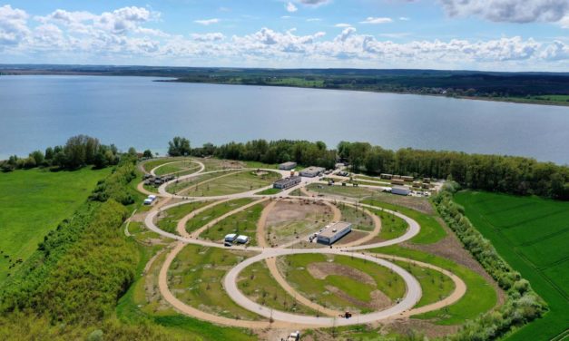 Camping am See: In der brandenburgischen Uckermark eröffnet das „Sonnenkap Camping“