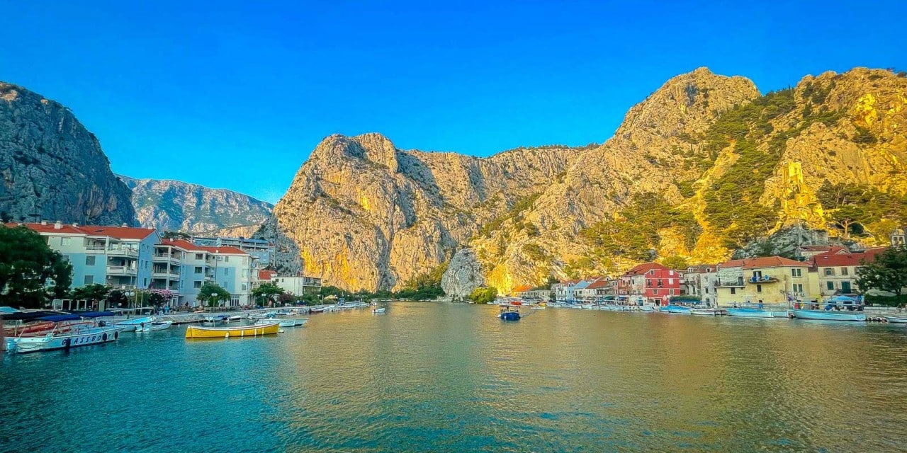 Camping am Sandstrand in Kroatien: für Familien und Surfer