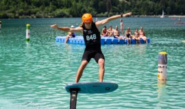 Pumpfoilen & Camping: Wassergleiten mit Muskelkraft Pumpfoilen
