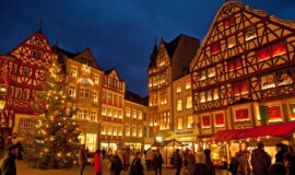 Weihnachtsmarkt Marktplatz Bernkastel
