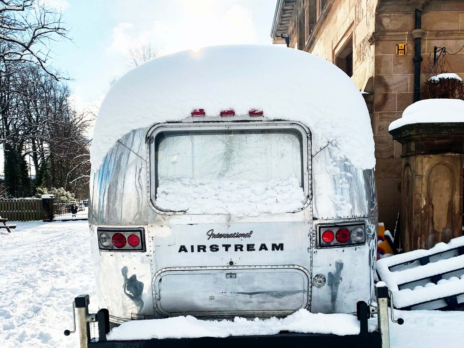 Airstream im Schnee @Pexels