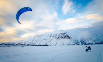 Snowkiten: Winter-Funsport aus Skifahren, Snowboarden und Kitesurfen